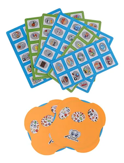 Jugando cartas de juego para familia, amigos, viajes. image