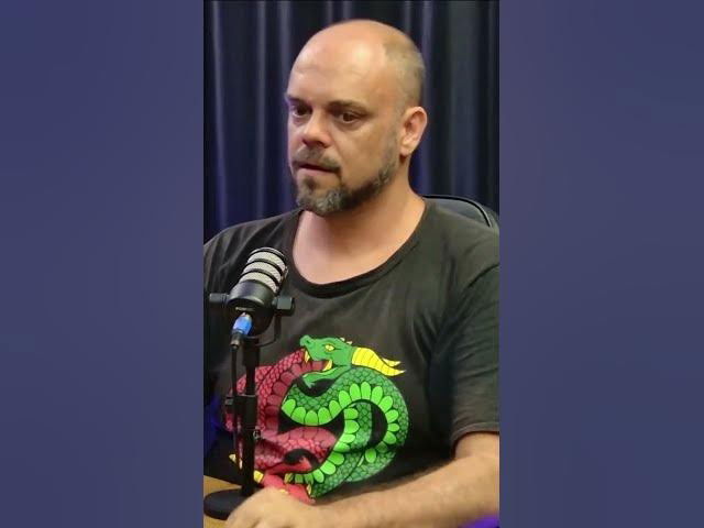 A Riot é uma empresa muito ativa! E tem presença com a sua comunidade! #cardgames #podcast