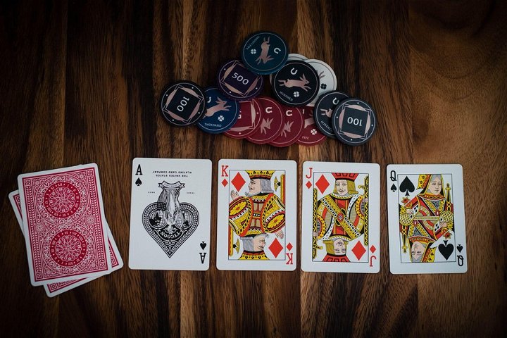 Understanding Poker Hands: What Do They Mean?