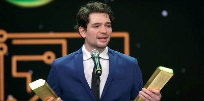Paulo Vitor ganha o prêmio de Jogador do Ano no Prêmio eSports 2020