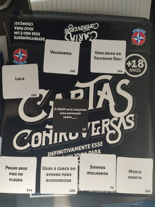 Review de Cartas Controversas: jogo de frases para lá de bizarras