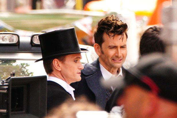 As primeiras capturas mostrando Neil Patrick Harris filmando ao lado de David Tennant foram reveladas em 2022.